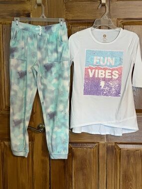 Total girl reverse sequin white tshirt and Green & purple Tie Dye velour Joggers